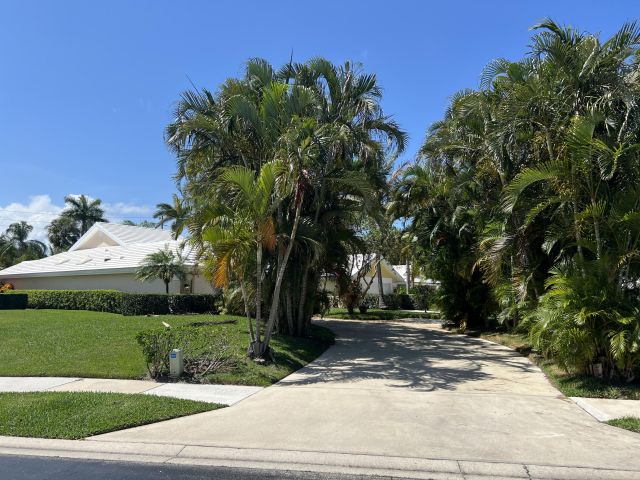 Продажа дома по адресу 2387 Oak Tree Lane - фото 6721120