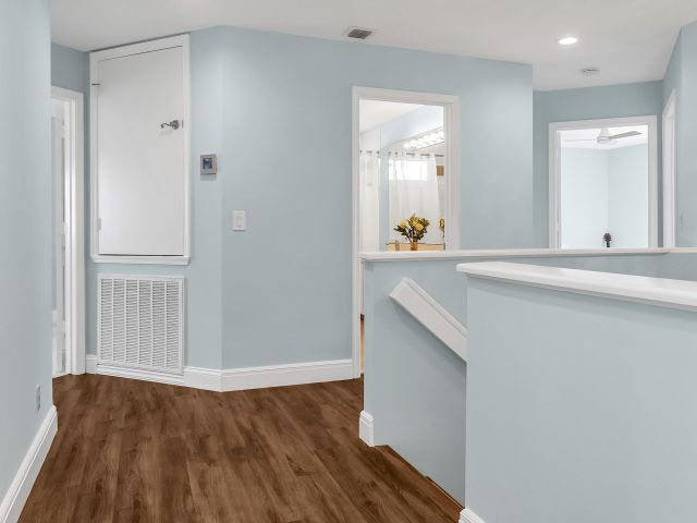 Продажа дома по адресу 1219 Avondale Lane - фото 6722113