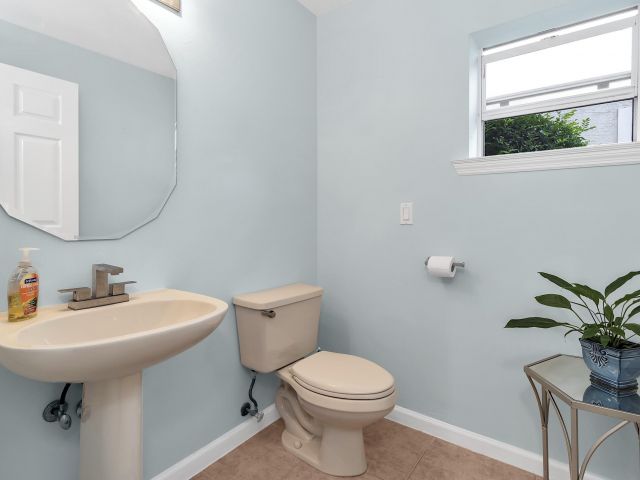 Продажа дома по адресу 1219 Avondale Lane - фото 6722115