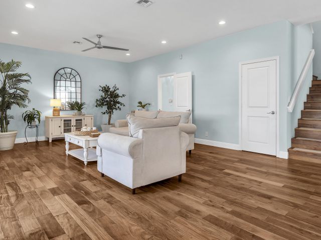 Продажа дома по адресу 1219 Avondale Lane - фото 6722118