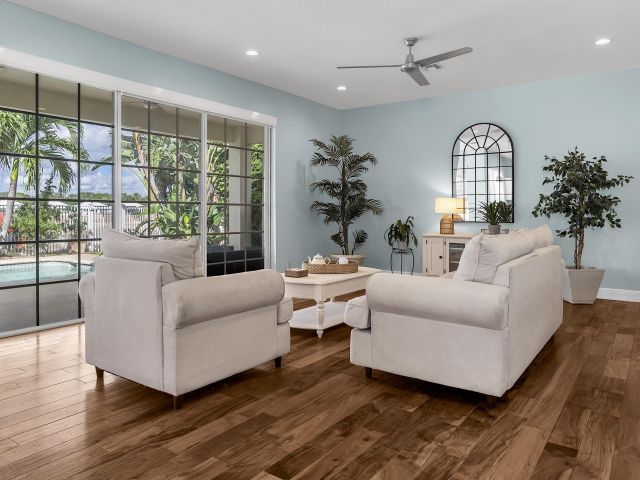 Продажа дома по адресу 1219 Avondale Lane - фото 6722123