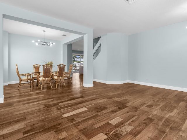 Продажа дома по адресу 1219 Avondale Lane - фото 6722127