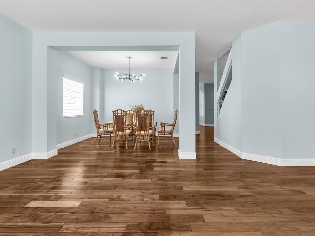 Продажа дома по адресу 1219 Avondale Lane - фото 6722128