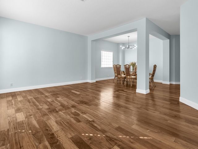 Продажа дома по адресу 1219 Avondale Lane - фото 6722129