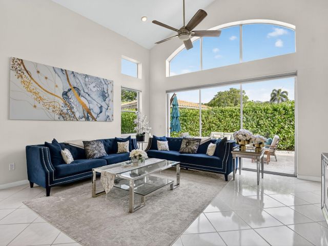 Продажа дома по адресу 2565 NW 52nd Street - фото 6759551