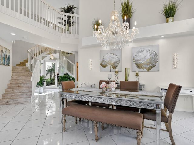 Продажа дома по адресу 2565 NW 52nd Street - фото 6759553