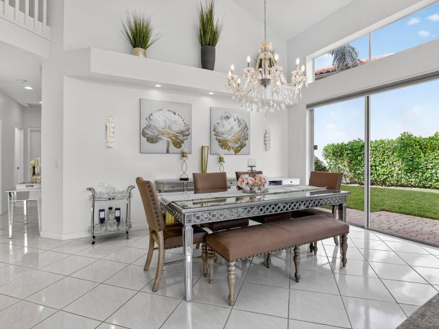 Продажа дома по адресу 2565 NW 52nd Street - фото 6759554