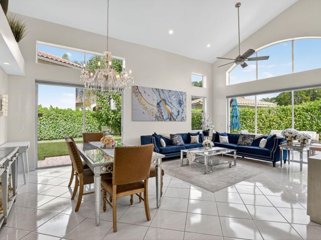 Продажа дома по адресу 2565 NW 52nd Street - фото 6759555