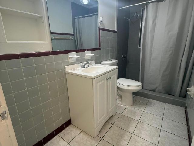 Дом в аренду по адресу 33 SW 12th Avenue - фото 6919159