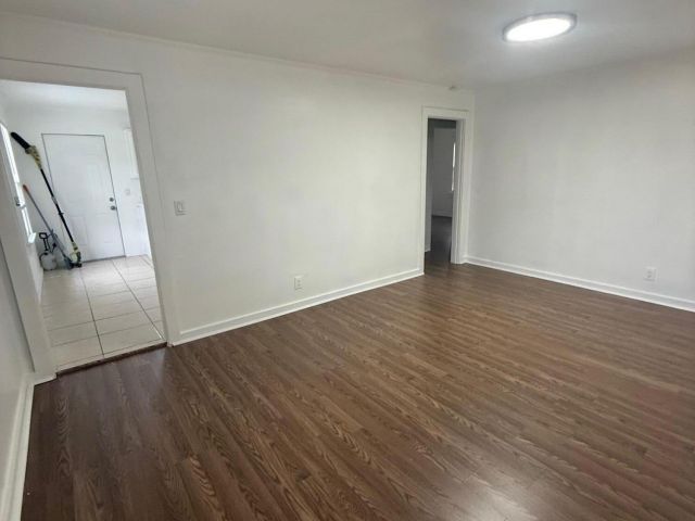 Дом в аренду по адресу 33 SW 12th Avenue - фото 6919170