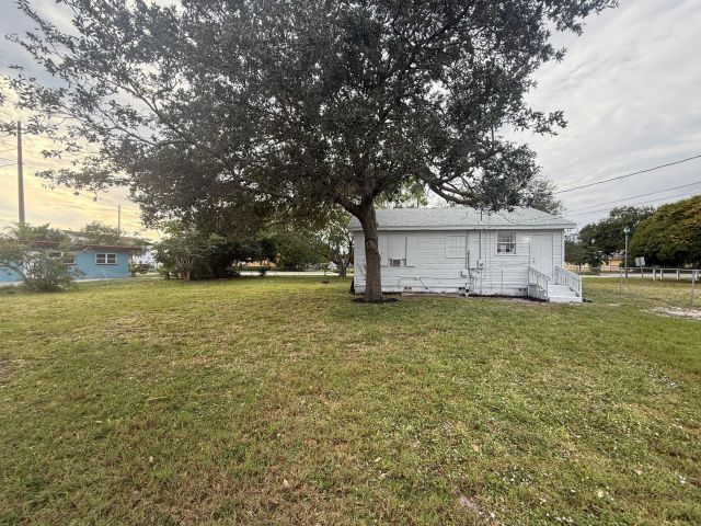 Дом в аренду по адресу 33 SW 12th Avenue - фото 6919173