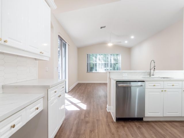 Продажа дома по адресу 11451 Sea Grass Circle - фото 6751495