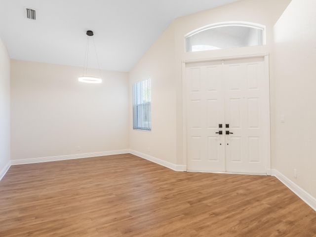 Продажа дома по адресу 11451 Sea Grass Circle - фото 6751499