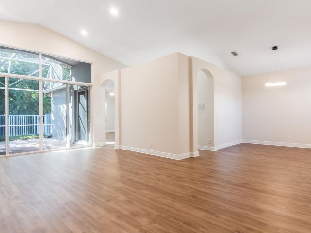 Продажа дома по адресу 11451 Sea Grass Circle - фото 6751500