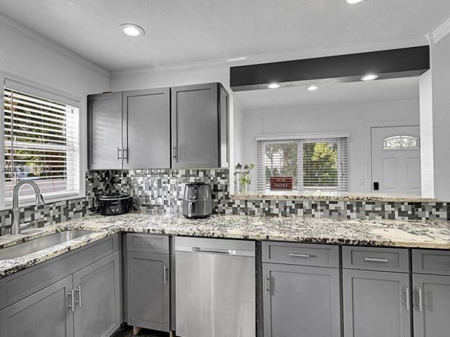 Продажа дома по адресу 422 49th St - фото 7503094