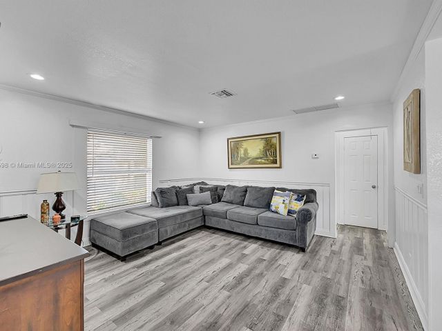 Продажа дома по адресу 422 49th St - фото 7503110