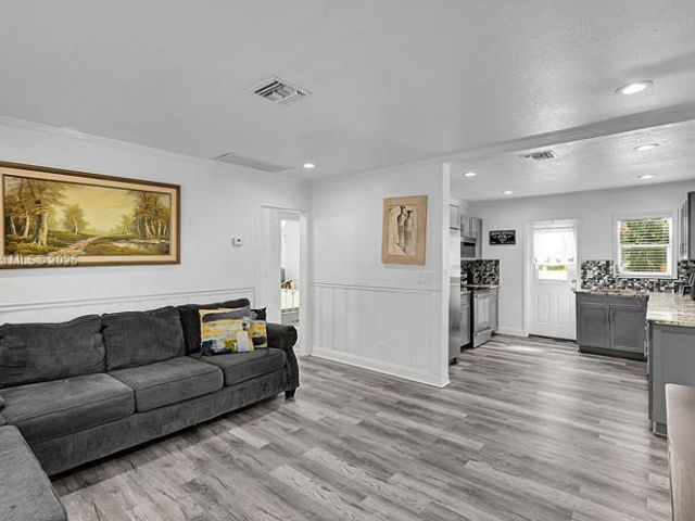 Продажа дома по адресу 422 49th St - фото 7503112