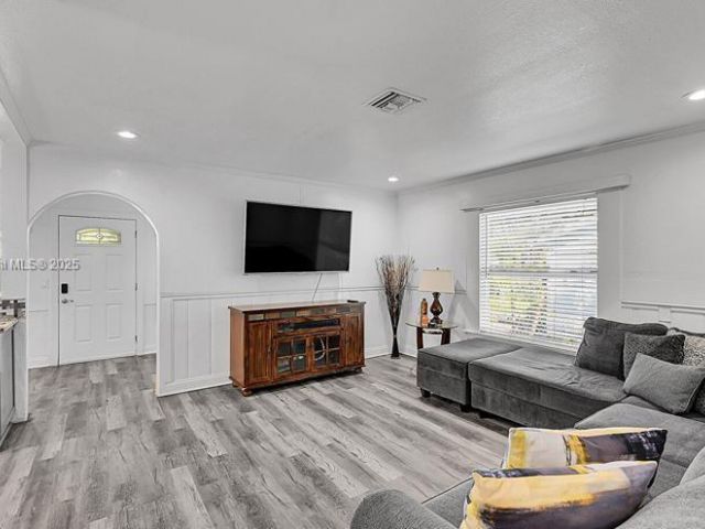 Продажа дома по адресу 422 49th St - фото 7503114