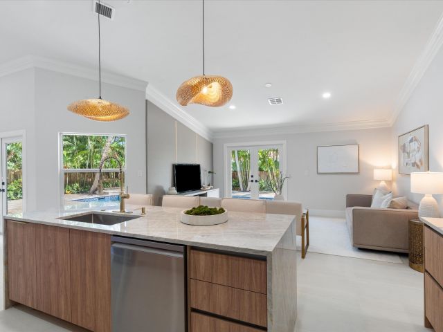 Продажа дома по адресу 1132 NE 3rd Avenue - фото 6748765