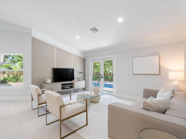 Продажа дома по адресу 1132 NE 3rd Avenue - фото 6748768