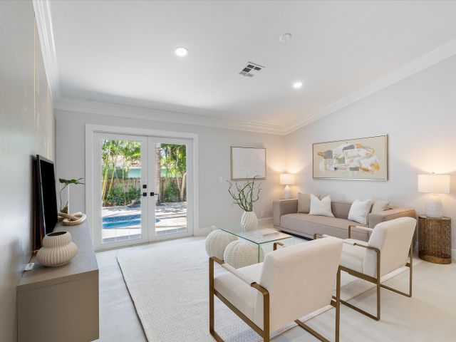 Продажа дома по адресу 1132 NE 3rd Avenue - фото 6748770