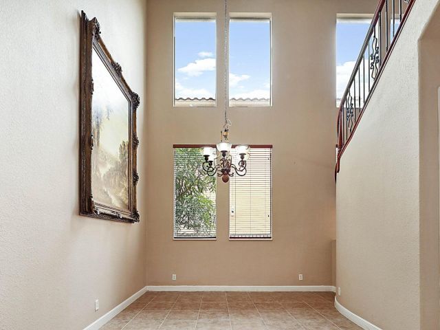 Продажа дома по адресу 748 Cresta Circle - фото 6808589