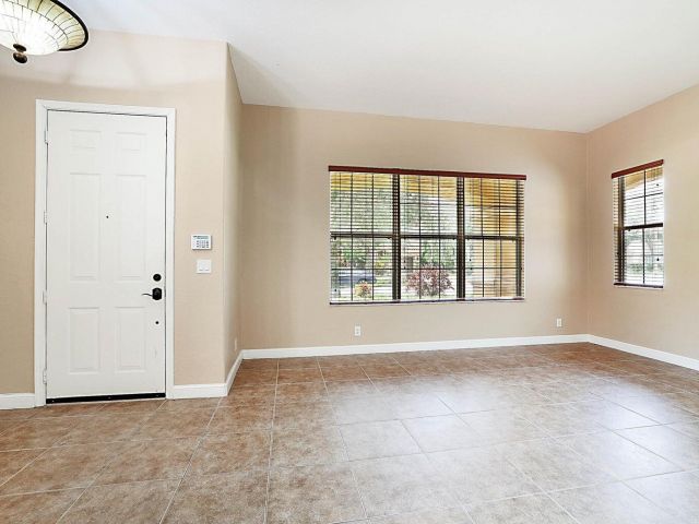 Продажа дома по адресу 748 Cresta Circle - фото 6808598