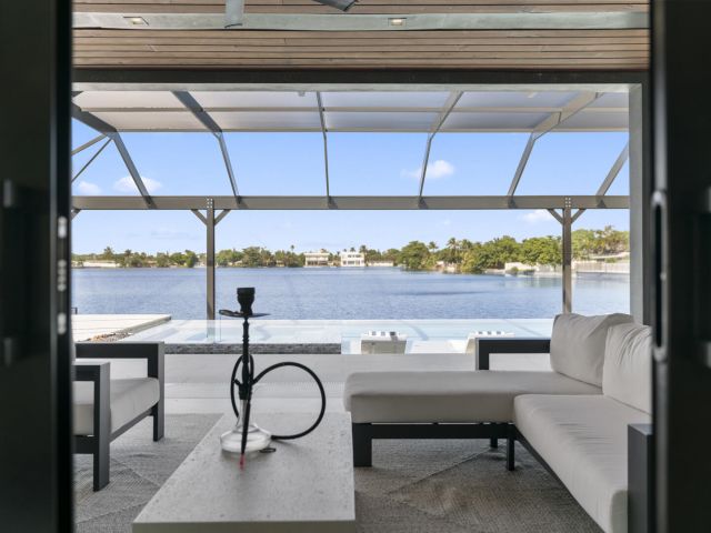 Продажа дома по адресу 2511 NE 209th Terrace - фото 6723644