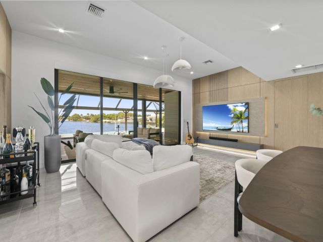 Продажа дома по адресу 2511 NE 209th Terrace - фото 6723655