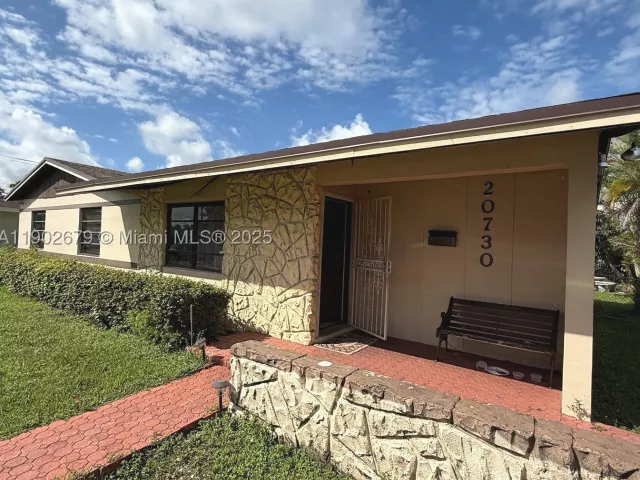 Продажа дома по адресу 20730 NE Miami Ct - фото 7979657