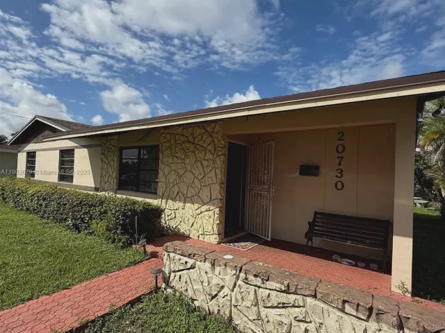 Продажа дома по адресу 20730 NE Miami Ct - фото 6722565