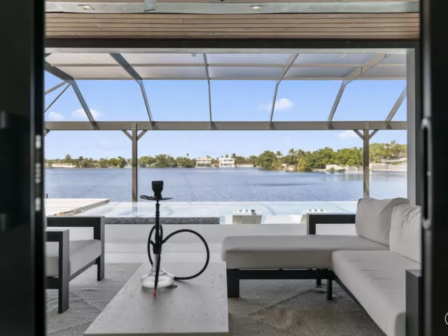 Продажа дома по адресу 2511 NE 209th Terrace - фото 8872863