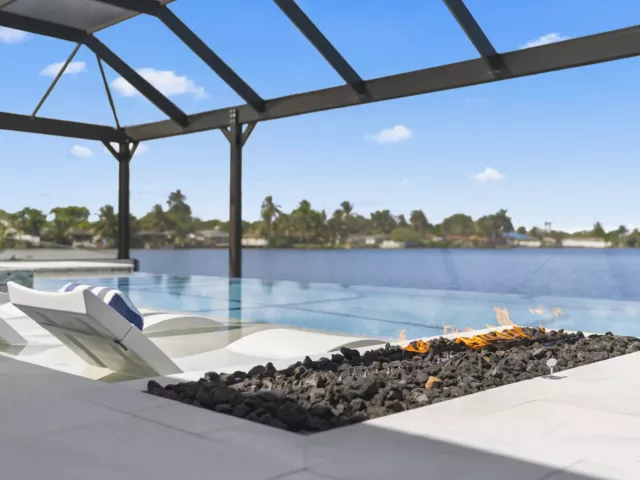 Продажа дома по адресу 2511 NE 209th Terrace - фото 8872847