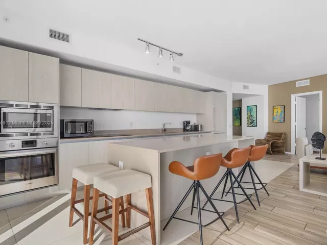 Продажа квартиры #1001 - фото 6724345