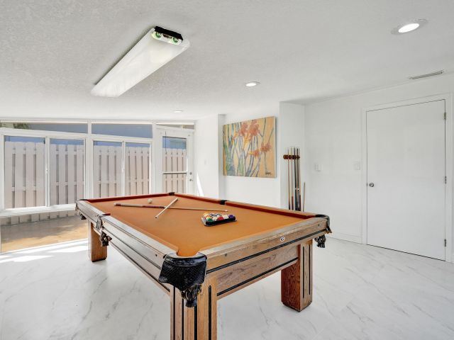 Дом в аренду по адресу 1633 SE 5th Ct Court - фото 6750959