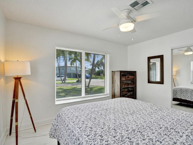 Дом в аренду по адресу 1633 SE 5th Ct Court - фото 6750964