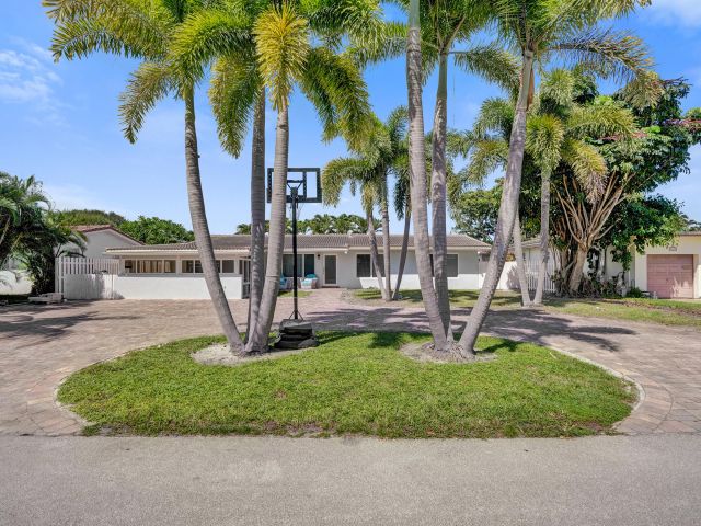 Дом в аренду по адресу 1633 SE 5th Ct Court - фото 6750975