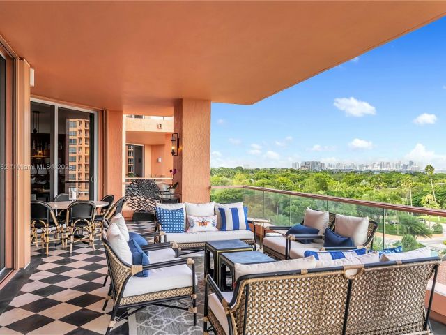 Продажа квартиры #7A - фото 6733565