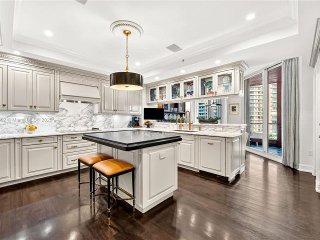 Продажа квартиры #7A - фото 6733579