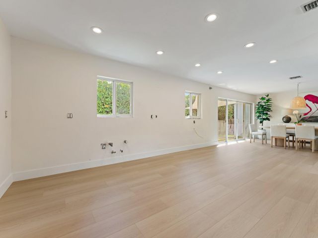 Дом в аренду по адресу 4300 Washington Road - фото 6731361