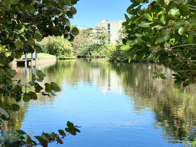 Продажа дома по адресу 2008 NW 10th Avenue - фото 6730322