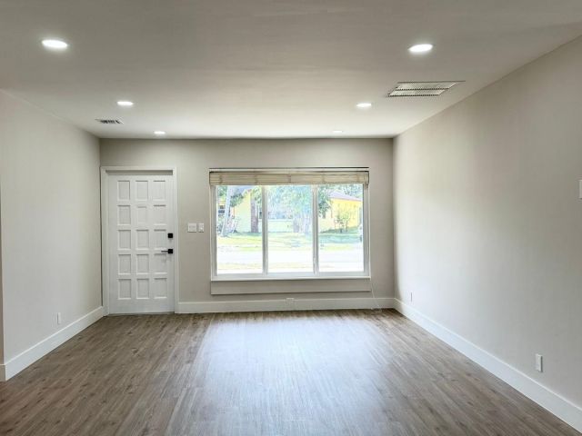 Продажа дома по адресу 2008 NW 10th Avenue - фото 6730327