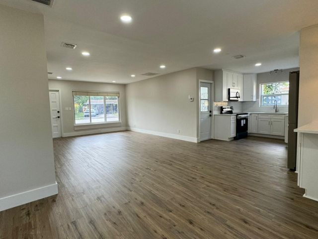 Продажа дома по адресу 2008 NW 10th Avenue - фото 6730328