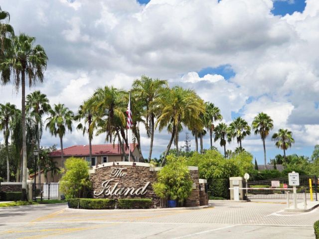 Продажа дома по адресу 16514 NW 3rd Street - фото 6750000