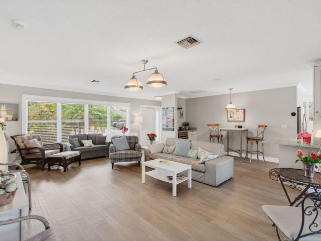 Продажа дома по адресу 5567 Rico Drive - фото 6749180