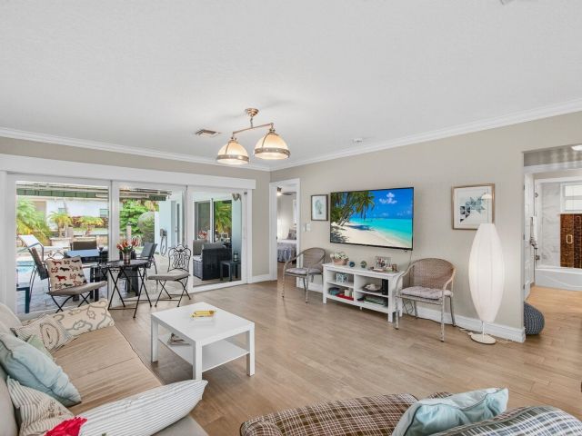 Продажа дома по адресу 5567 Rico Drive - фото 6749183