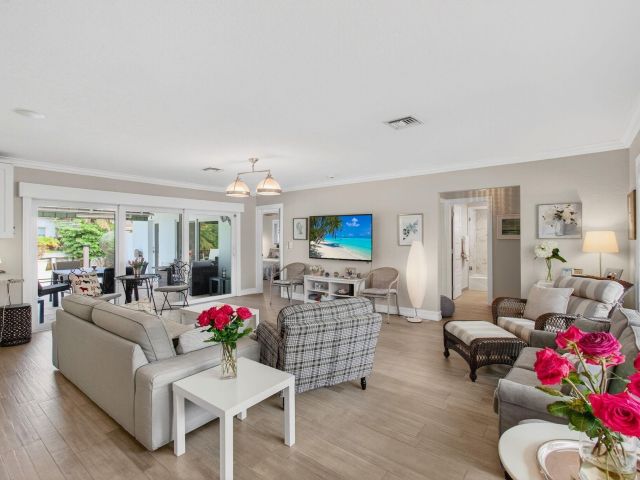 Продажа дома по адресу 5567 Rico Drive - фото 6749184