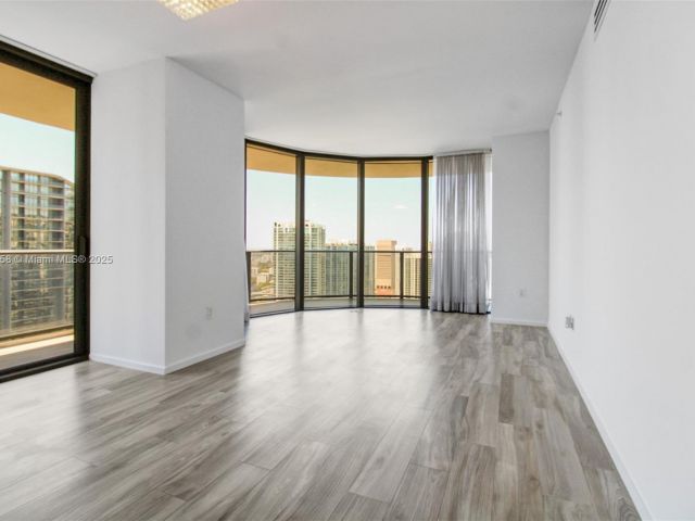 Продажа квартиры #4309 - фото 6726935