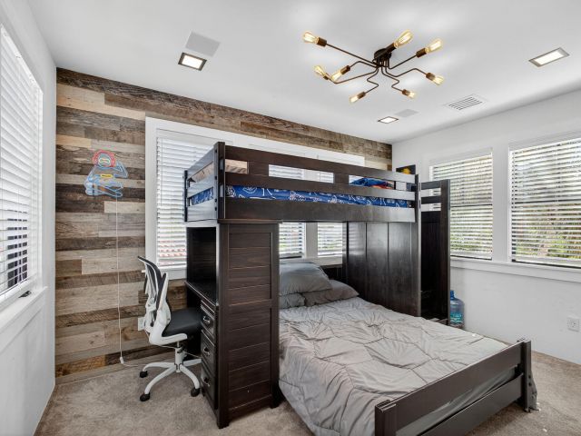 Продажа дома по адресу 535 36th Street - фото 6799580