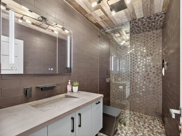 Продажа дома по адресу 535 36th Street - фото 6799581